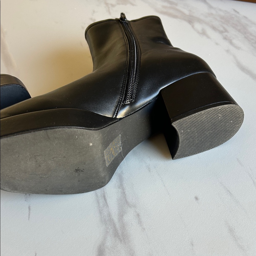 Jefferey Campbell black platform boots. - Picture 7 of 12